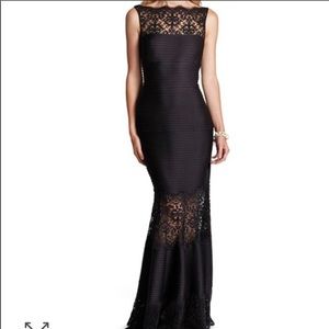 Tadashi Shoji . Black Evening gown .